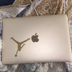 Apple MacBook 