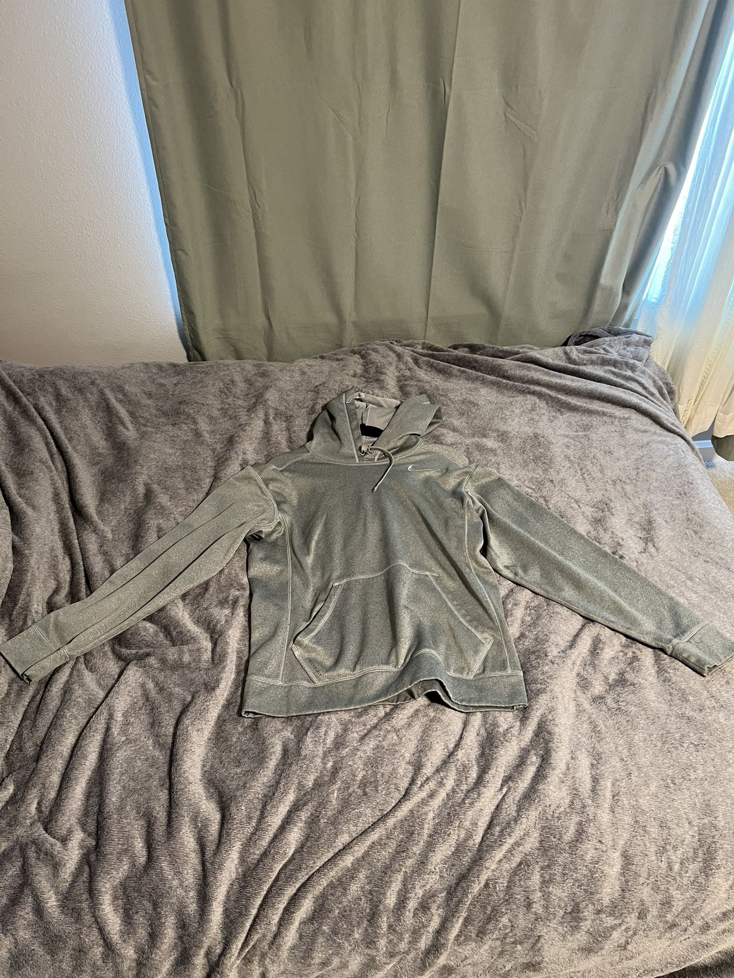 Nike club fleece pull over hoodie gray (Medium)