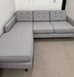 Couch 🛋️ free delivery 🚚 near USC ONLY