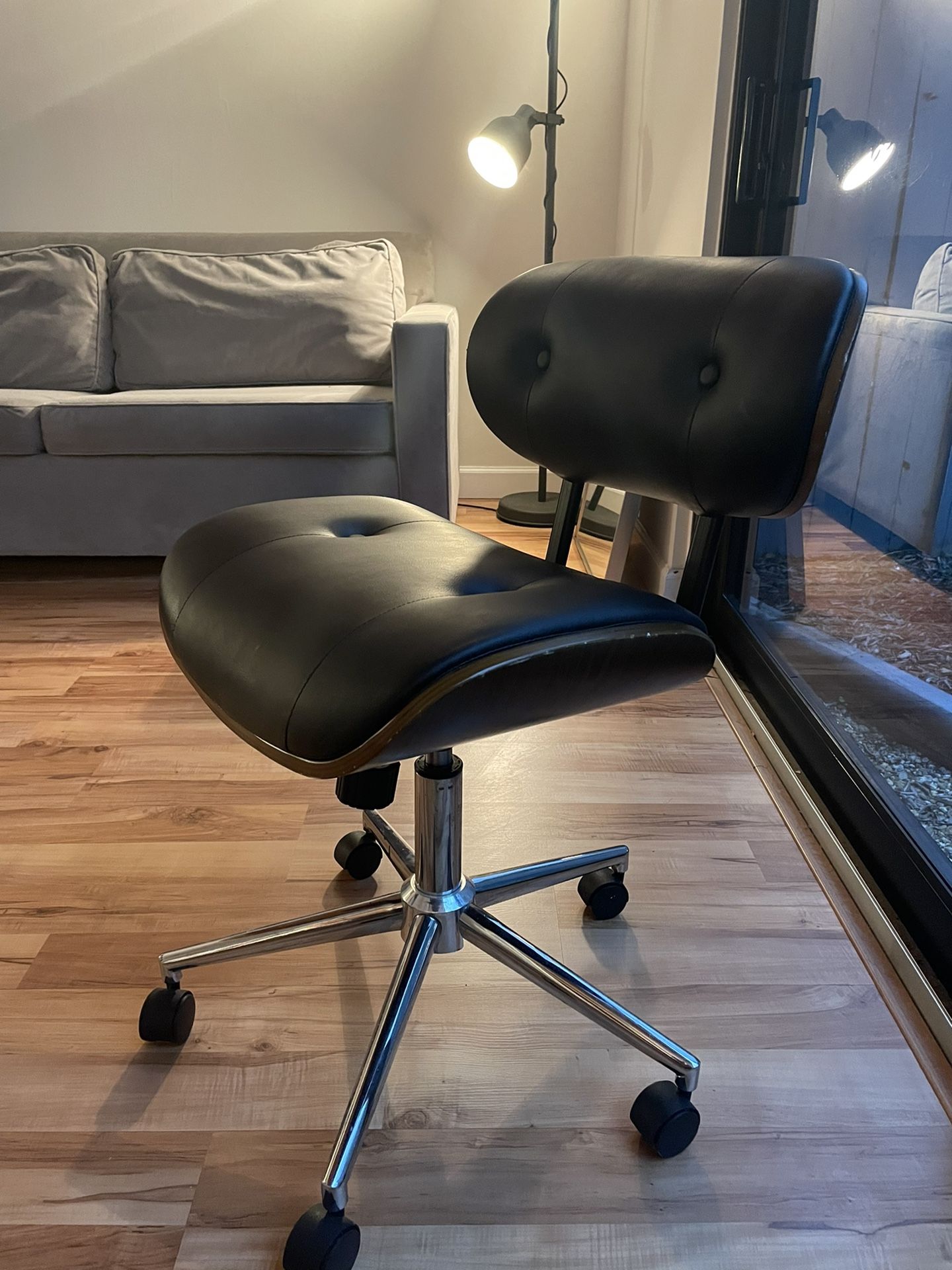Eames Style Rolling Desk Chair 