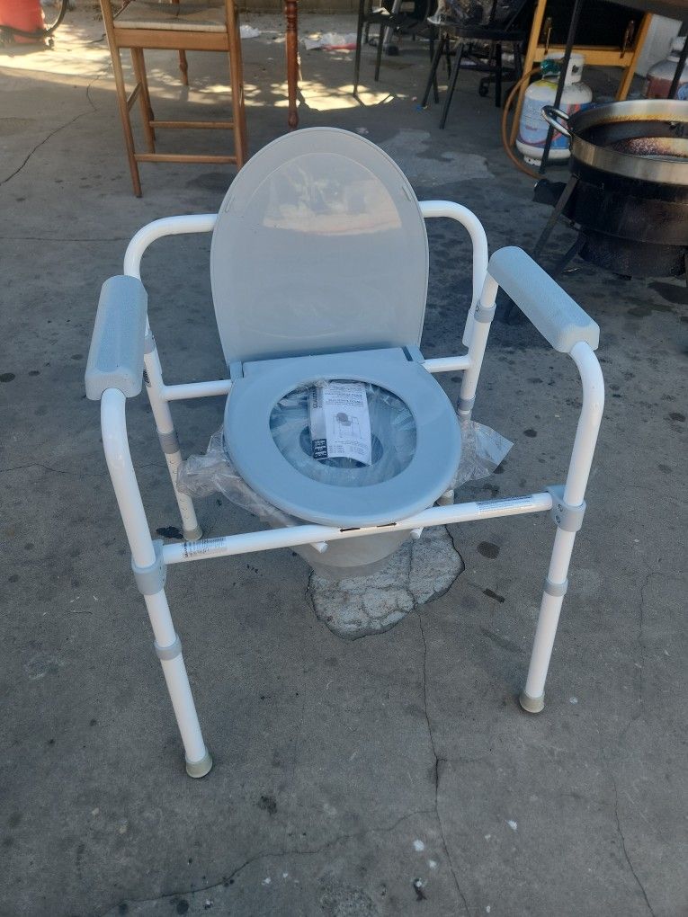 Guardian 3-in-1 Bedside Commode Chair with Elongated Seat, Steel Folding Frame, 7.5 Quart Bucket, 350 lb Weight Capacity, Clip-on Toilet Seat