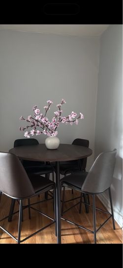 Dining table WITH chairs