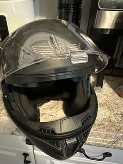 Fly wing helmet
