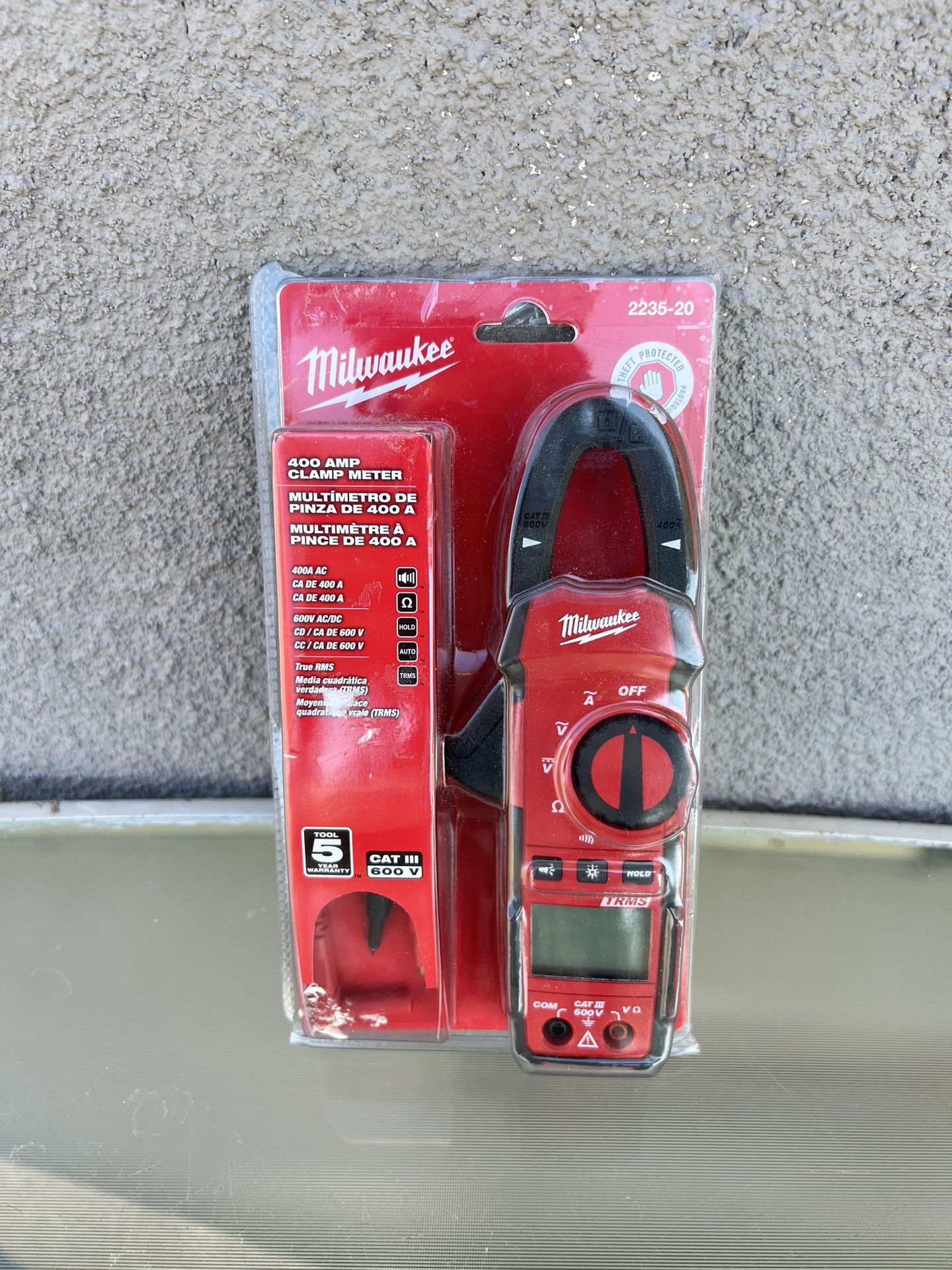 Milwaukee 400 Amp Clamp Meter / Open-box