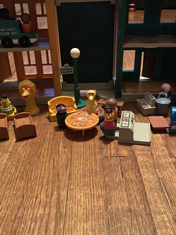 vintage sasme street house with Accessories open and folds