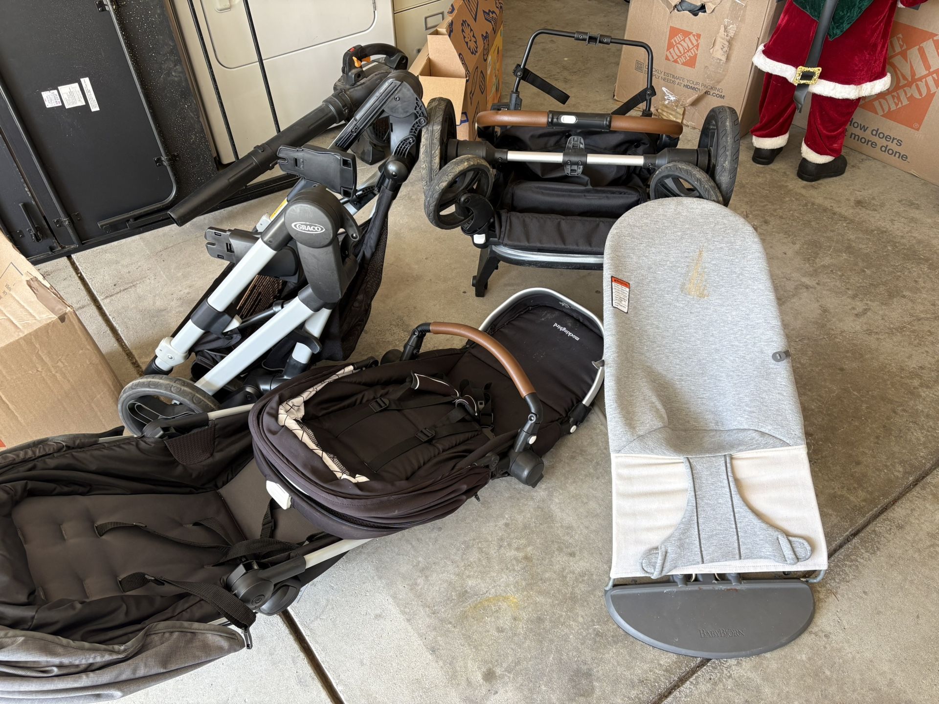 MULTIPLE STROLLERS/DOUBLE STROLLER plus baby bijorn bouncer