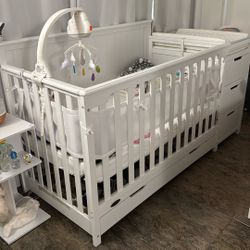 Graco All-in-One Crib & Changer (White)