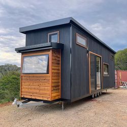 Modern Tiny Home on Wheels – Affordable Luxury Living