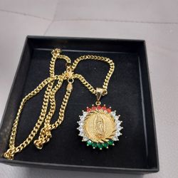 14K gold filled 4mm Cuban link chain and pendant