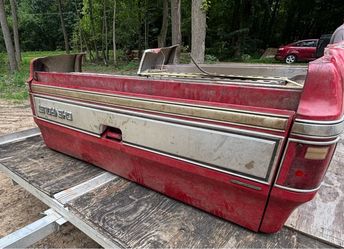 Chevy short box bed rust free