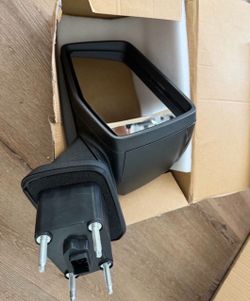 GMC Sierra 1500 19-24 driver side mirror