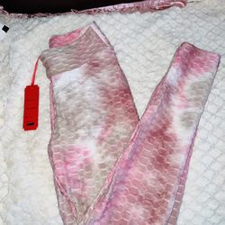 Very Nice Women Leggings Size (m)Only $20