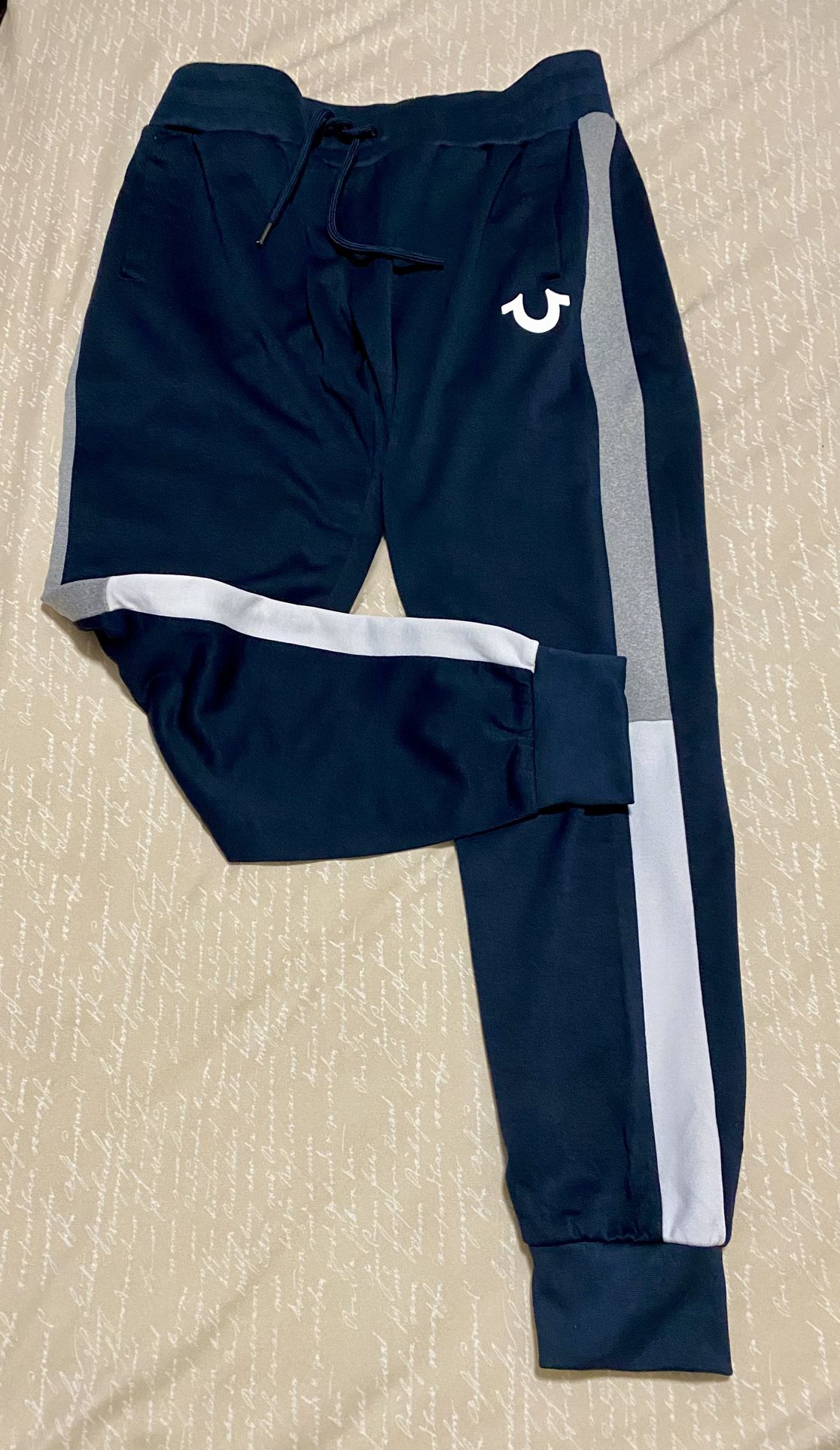 Men’s medium Lulu Lemon Jogger Pants  $20.00