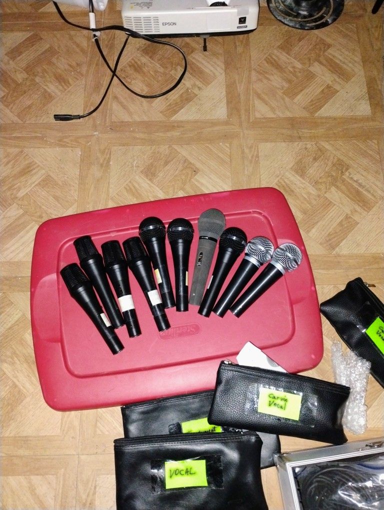 Full Band Microphone Setup With Case