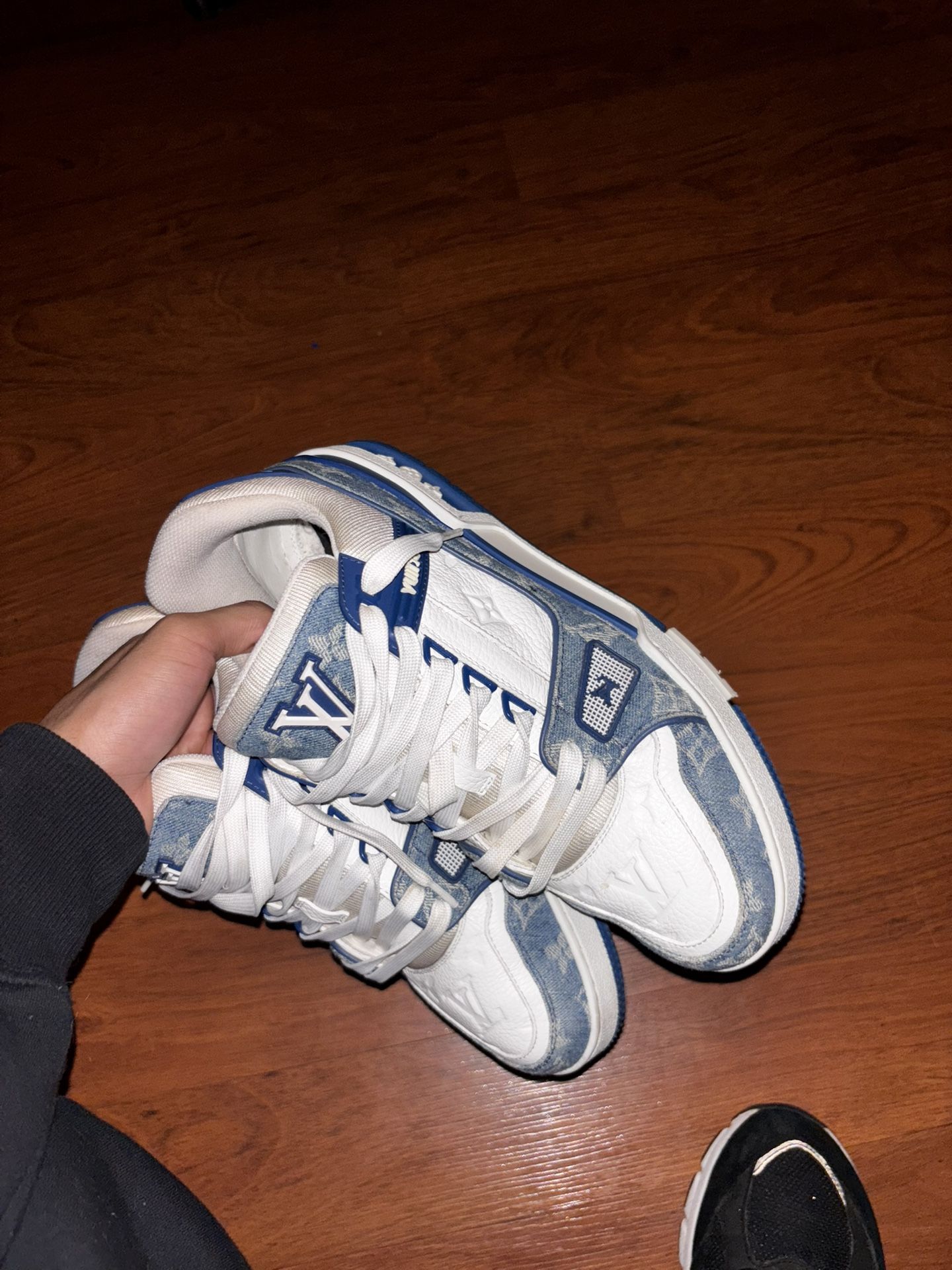 Lv Trainer Sneakers