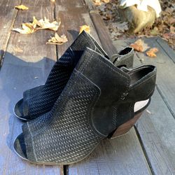 Super Cute Essex Lane size 7 women suede black leather bootie sandal heels