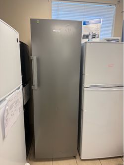 🥶 NEW Hisense 10.2 cu. ft. Garage Ready Frost Free Convertible Upright Freezer with Seal Break Hand
