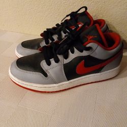 Air Jordan 1 Low Boys Size 4
