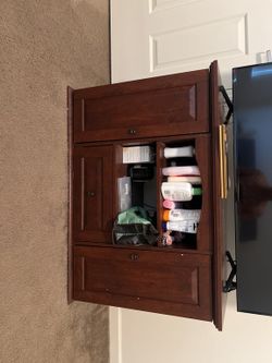 Wooden Storage Cabinet with Drawers