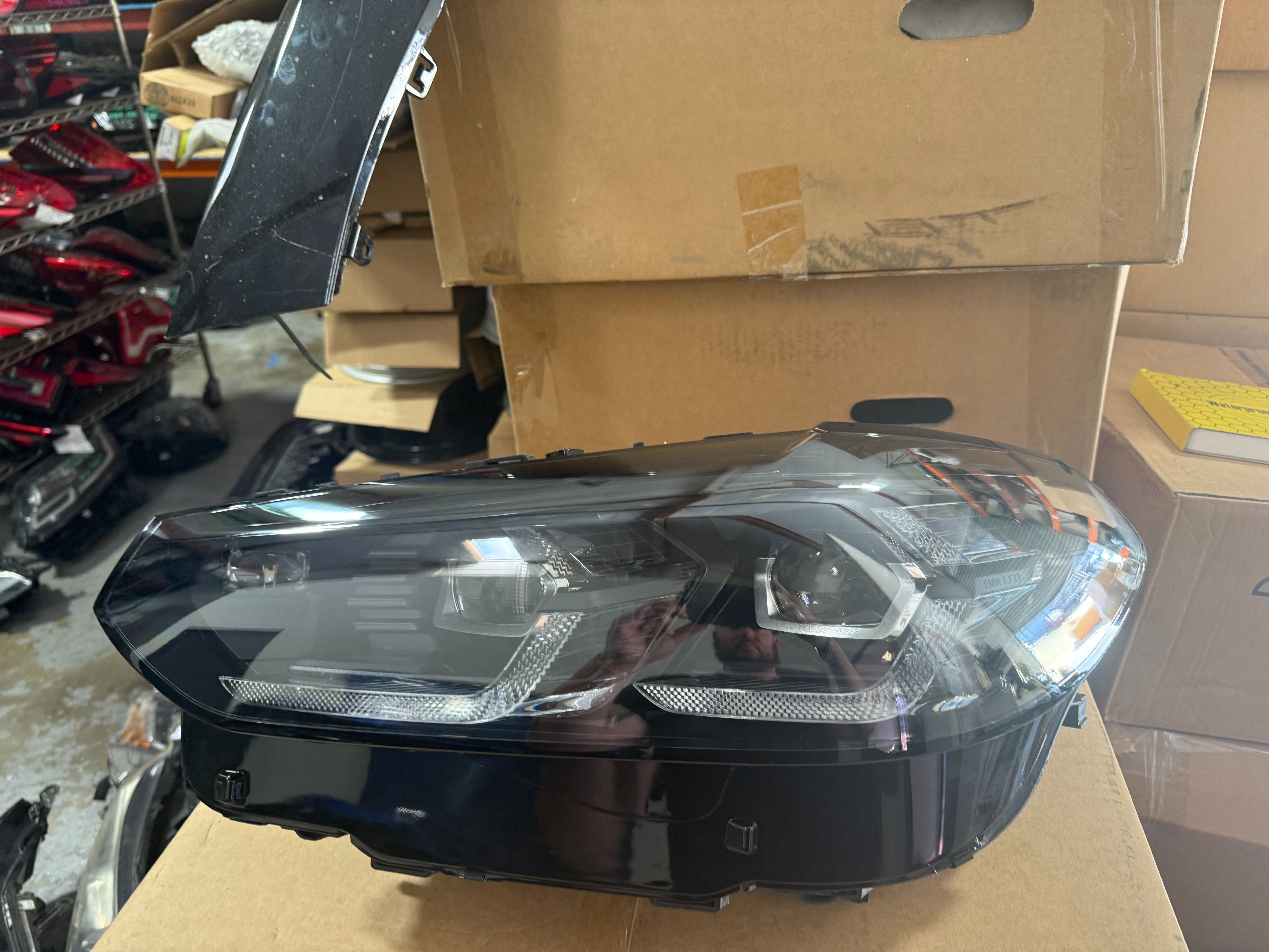 BMW X3 LEFT HEADLIGHT 2023