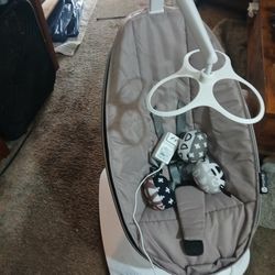 4moms MamaRoo Multi-Motion Baby Swing 