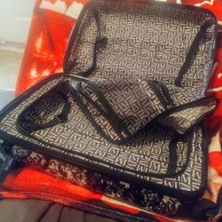 Isaac Mizrahi Bubble Black And White Roller 22-in Suitcase