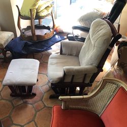 Glider  With  Gliding Ottoman 