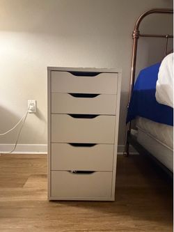 5-Drawer White Storage Cabinet / Drawer Unit