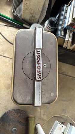 SAF-D-POSIT Model 900 Portable Safe Box