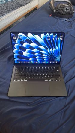 2025 MacBook Air 13” M4 Chip