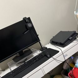 Great laptop Gaming Set up Needs To Go 