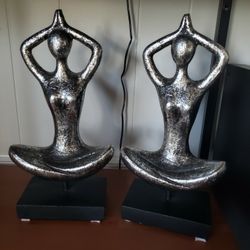 Decrotive Statues Set