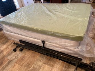 Queen Bed complete set with frame!