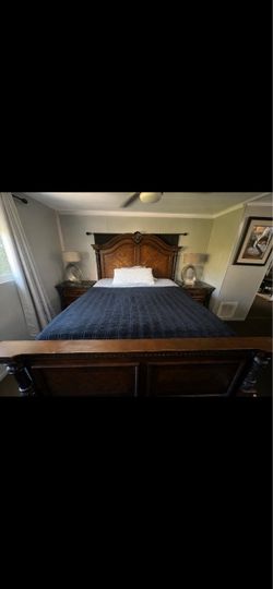 Complete Traditional Bedroom Set + Matching Lamps – Bed, Dresser, Chest & 2 Nightstands