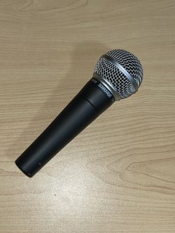 Shure SM58 Dynamic Vocal Microphone (w/case)