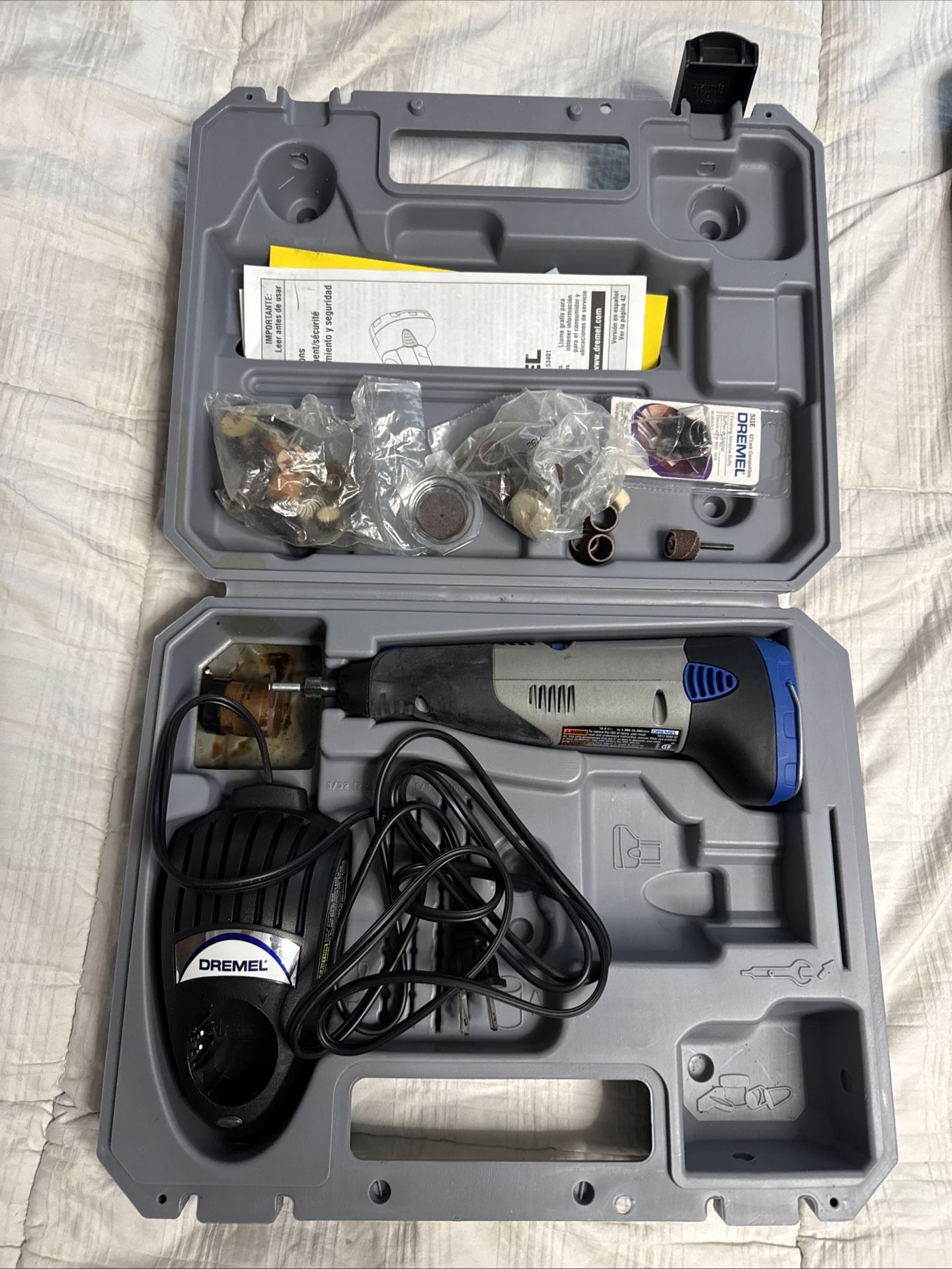 DREMEL  10.8V/12V CORDLESS ROTARY TOOL W/ BATTERY, CHARGER, CASE AND EXTRAS