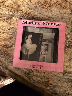 Marilyn monroe glass plate set