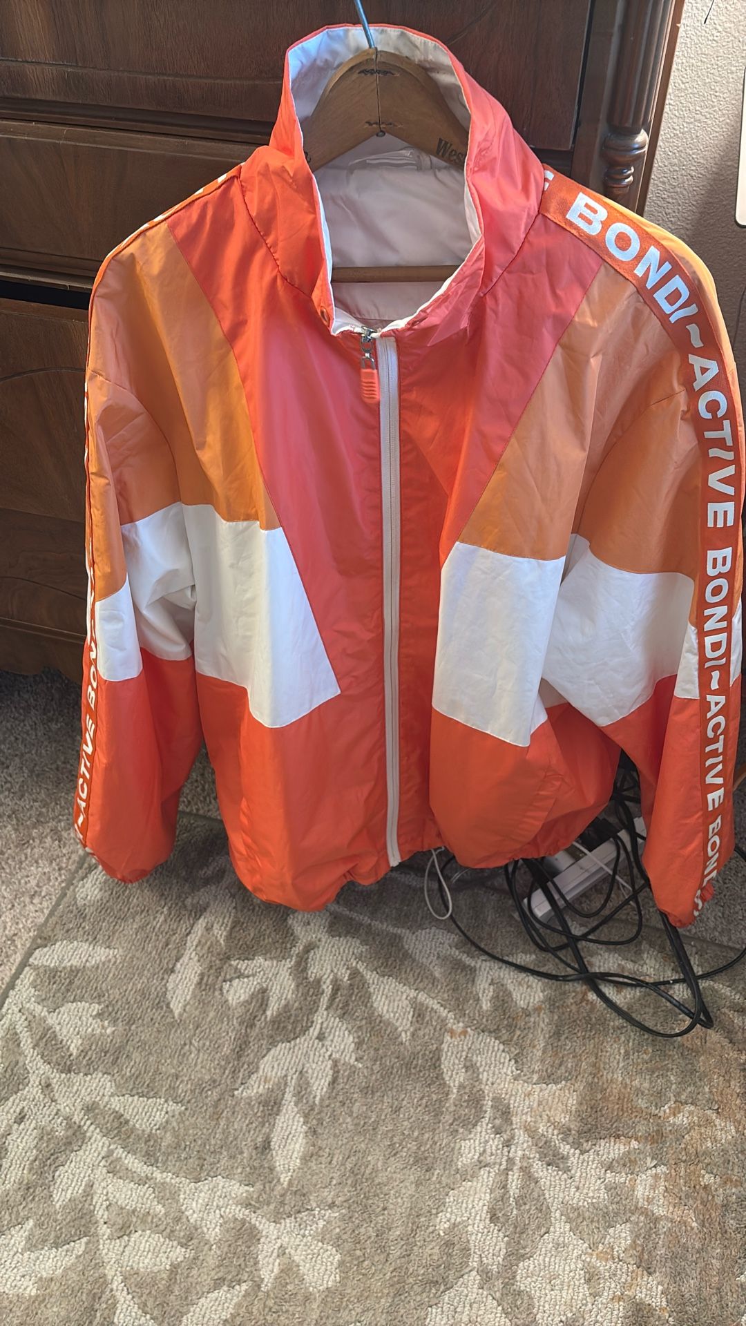 Bondi Active XL Windbreaker