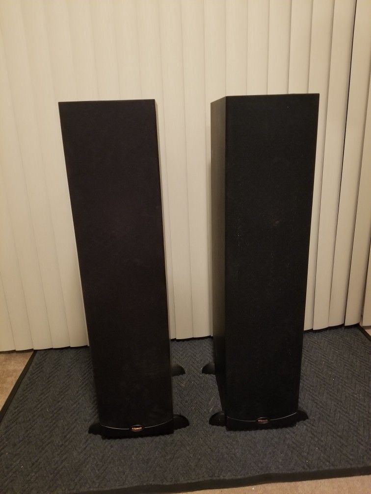 2 Klipsch Speakers 