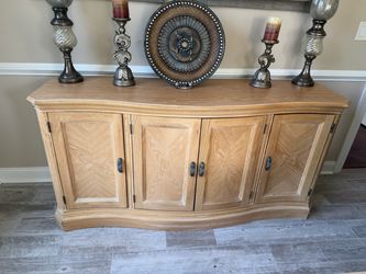 Light Oak Wood Buffet Sideboard Cabinet