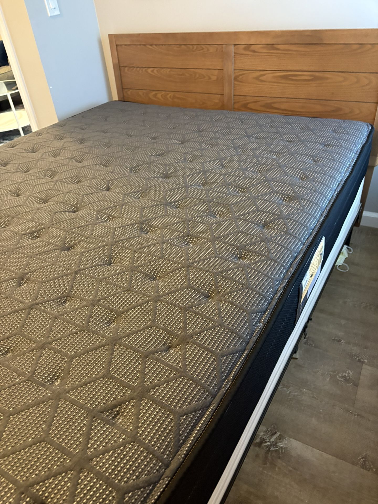 New Sealy Luxury Mattress