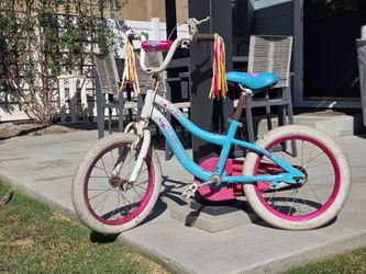 Girls Schwinn bike
