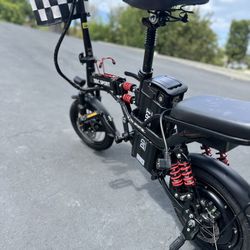 🚴 Folding E-Bike – 25 MPH / 45 Mile Range – Charger + Lock Included!