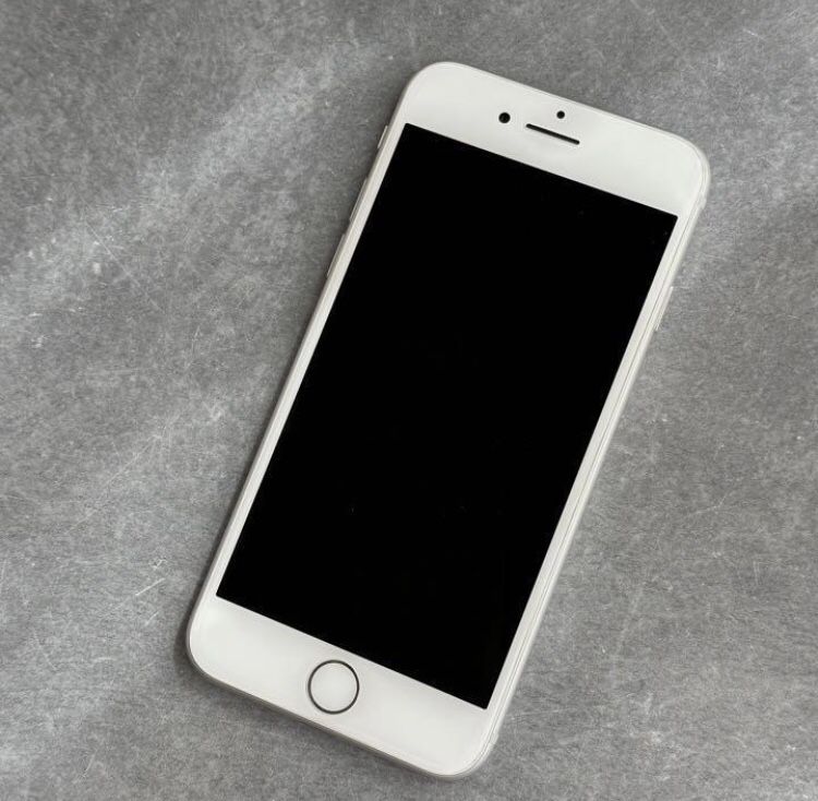 iPhone 8