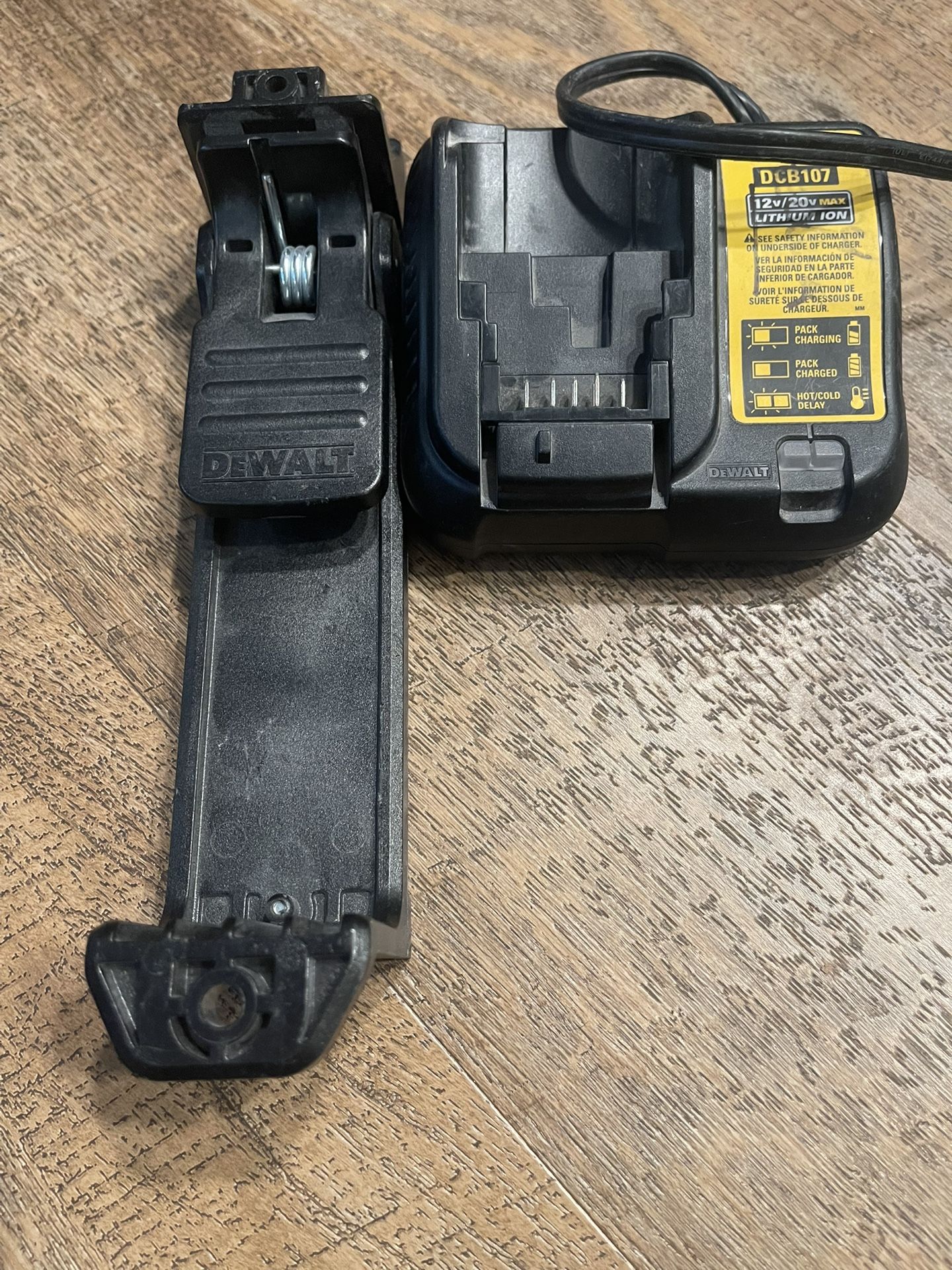 Leiser Dewalt