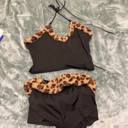 Two-Piece leopard print Crop Top and Shorts Set