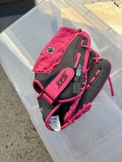 Pink Kids Glove. Right Handed 