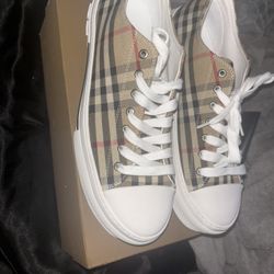 Burberry shoes 