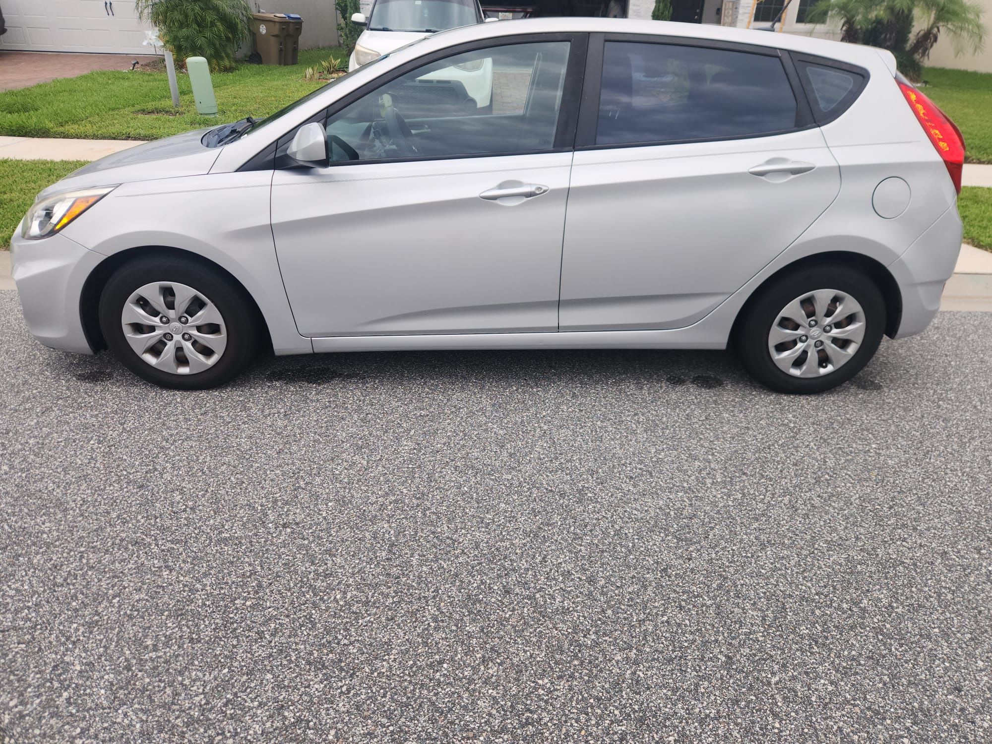 Hyundai accent Hatchback