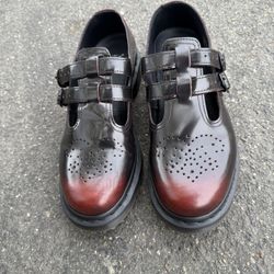 Dr. Martens 8065 Mary Jane Cherry red.